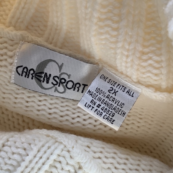 Poncho - Picture 3 of 4